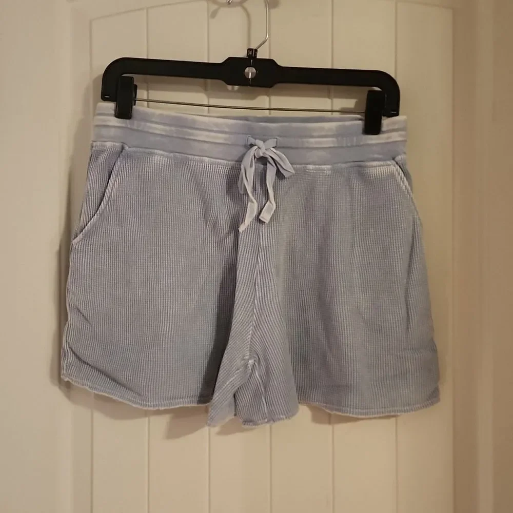 Splendid Women’s Large Mineral Wash Blue Thermal Raw Hem Lounge Shorts NWT - Picture 1 of 4